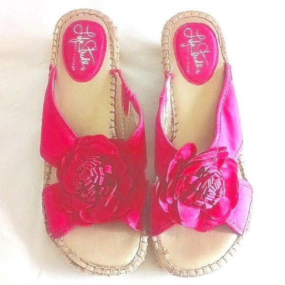 Life Stride Shoes - Womens Life Stride Fuchsia Floral Wedge Sandles Size 7
